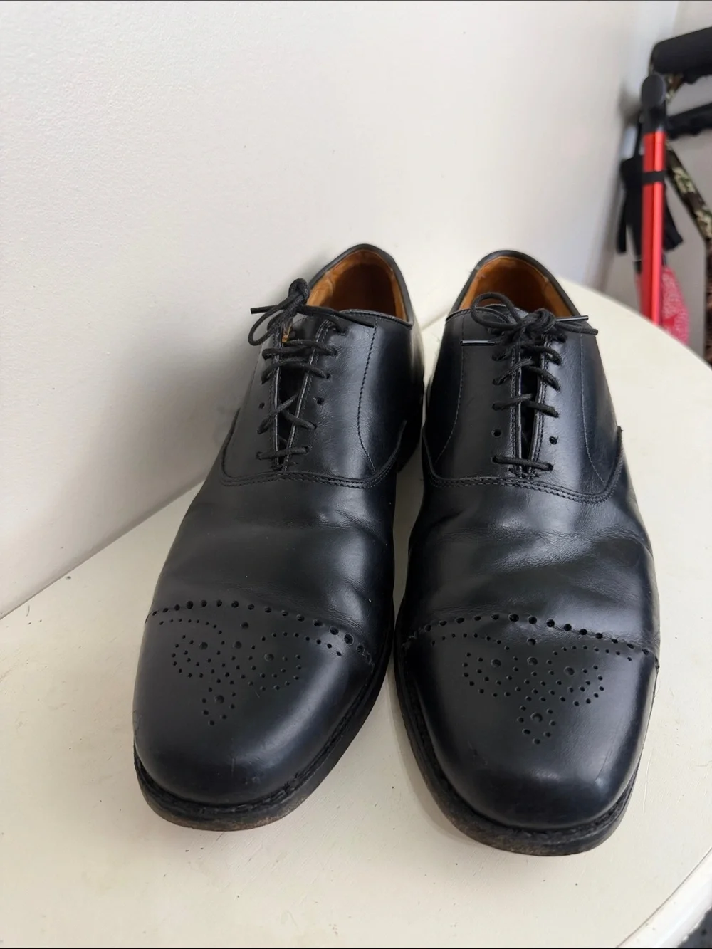 (2247) Allen Edmonds Black Leather Cap-Toe Derby Oxfords, Size: 10